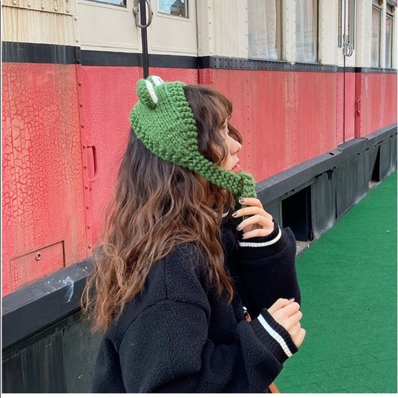 Green Frog Knit Headband & Ear Warmer with Long Ties - Picture 5 of 15